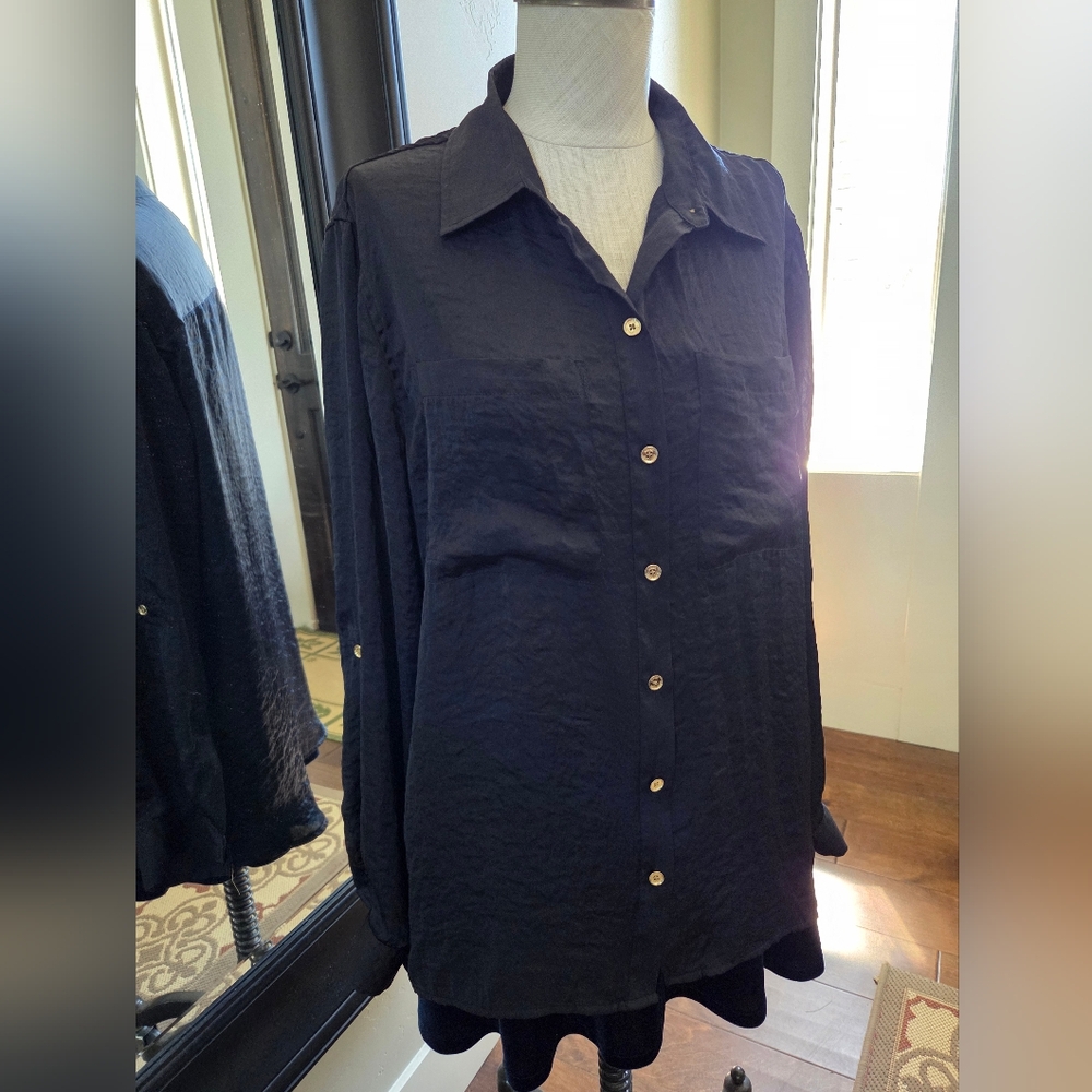 Michael Kors Black Gold Button-Up Blouse In Size Medium Front Pockets